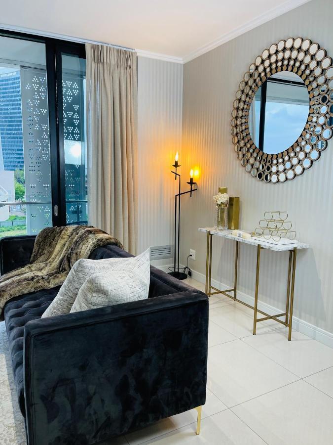 Luxury Airconditioned Unit At Ellipse Mallofafrica Apartment